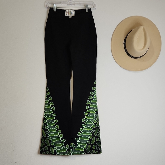 Elegant Black and Green Flare Pants - Picture 1 of 7